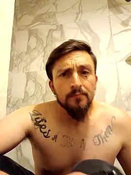 Snapshot of Macrhizz chatting on 11-15-25, 06:00 Macrhizz online show from 11-15-25, 06:00