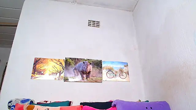 Snapshot of LoloQueen5 chatting on 11-04-25, 08:19 LoloQueen5 online show from 11-04-25, 08:19