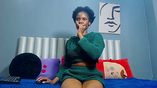 Snapshot of LoloQueen5 chatting on 01-14-26, 11:20 LoloQueen5 online show from 01-14-26, 11:20