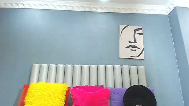 Snapshot of LoloQueen5 chatting on 01-19-26, 02:15 LoloQueen5 online show from 01-19-26, 02:15