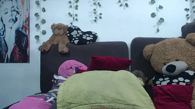 Samanta milf84 online show from 04-26-26, 01:47