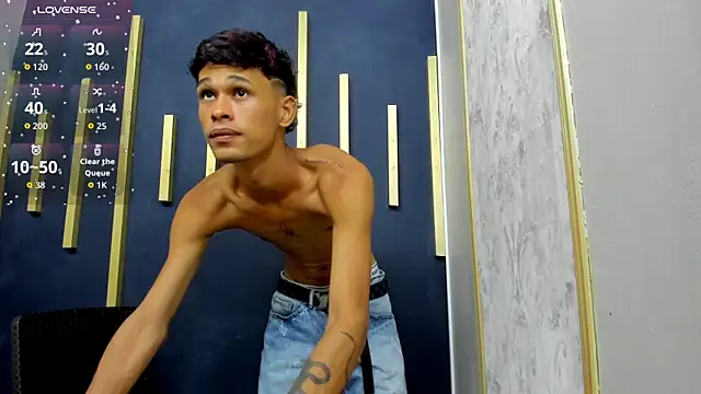 Snapshot of Just_D4v7 chatting on 10-13-25, 07:14 Just D4v7 online show from 10-13-25, 07:14