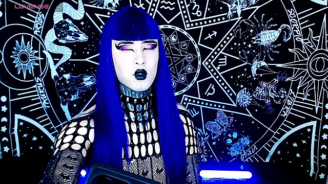 naomi satan online show from 10-29-25, 01:41