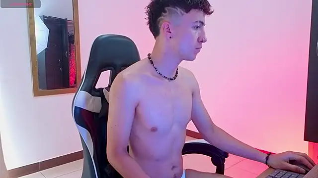 Snapshot of Mike_Benelli chatting on 10-05-25, 12:25 Mike Benelli online show from 10-05-25, 12:25