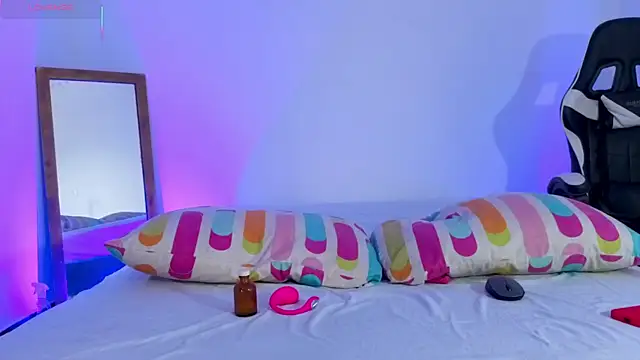 Snapshot of Mike_Benelli chatting on 10-19-25, 09:04 Mike Benelli online show from 10-19-25, 09:04