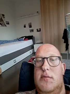 geilerd122 online show from 10-25-25, 04:13