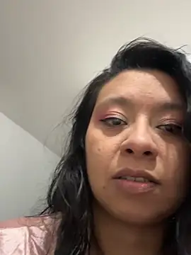 Snapshot of Lincy_and_hanna chatting on 11-20-25, 04:45 Lincy and hanna online show from 11-20-25, 04:45