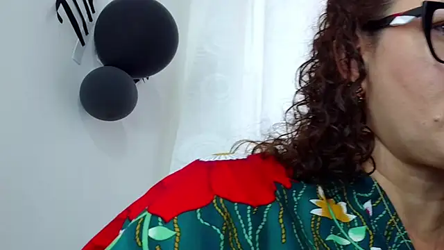 TifanyQueen  online show from 10-12-25, 07:57