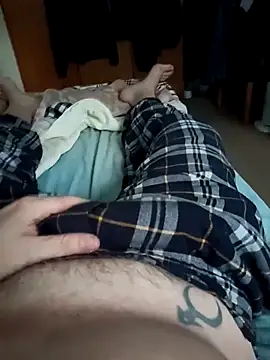 Snapshot of Empi19cm chatting on 11-09-25, 06:44 Empi19cm online show from 11-09-25, 06:44