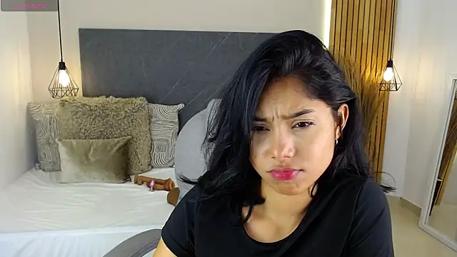 Milaa Star  online show from 04-28-26, 03:44