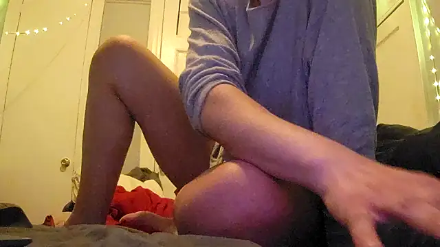 Snapshot of puddled_wonderland chatting on 10-18-25, 04:15 puddled wonderland online show from 10-18-25, 04:15