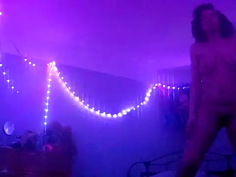 Snapshot of puddled_wonderland chatting on 11-30-25, 08:40 puddled wonderland online show from 11-30-25, 08:40