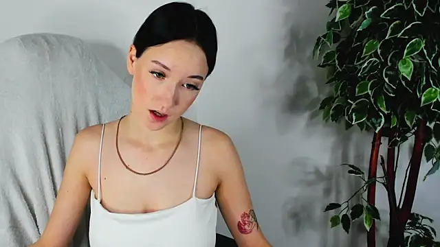 EileenMoores online show from 09-20-25, 06:36