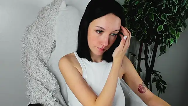 EileenMoores online show from 10-04-25, 08:12