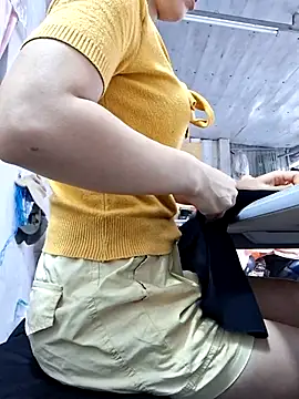 Snapshot of irina_hana chatting on 10-31-25, 06:47 irina hana online show from 10-31-25, 06:47