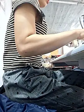 Snapshot of irina_hana chatting on 11-11-25, 06:46 irina hana online show from 11-11-25, 06:46