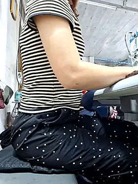 Snapshot of irina_hana chatting on 11-18-25, 02:50 irina hana online show from 11-18-25, 02:50