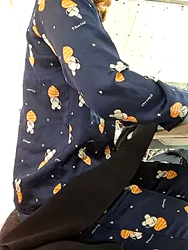 Snapshot of irina_hana chatting on 11-25-25, 12:43 irina hana online show from 11-25-25, 12:43