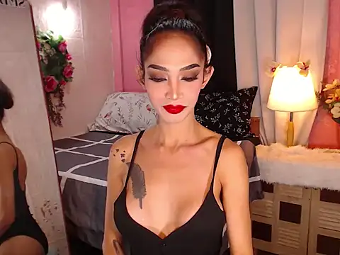 Snapshot of XXXQueenofTransXXX chatting on 02-04-26, 12:05 XXXQueenofTransXXX online show from 02-04-26, 12:05