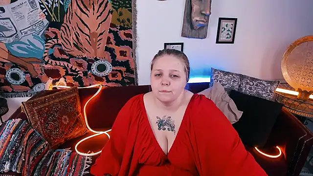 Snapshot of SladaDell chatting on 09-15-25, 05:07 SladaDell online show from 09-15-25, 05:07