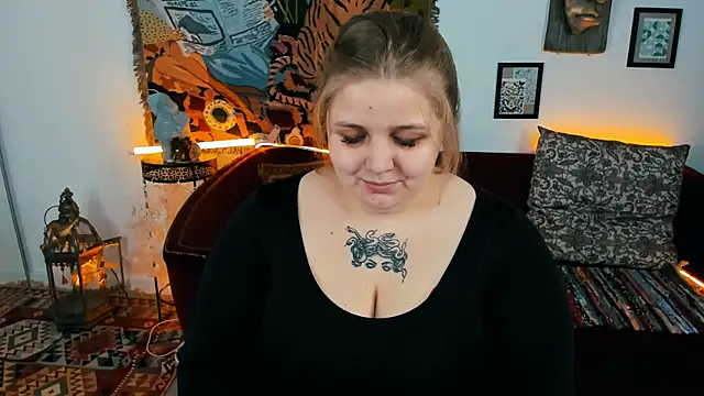 Snapshot of SladaDell chatting on 11-03-25, 01:12 SladaDell online show from 11-03-25, 01:12