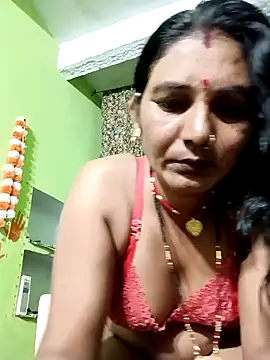 Snapshot of ZIVAA chatting on 05-20-26, 06:36 ZIVAA online show from 05-20-26, 06:36