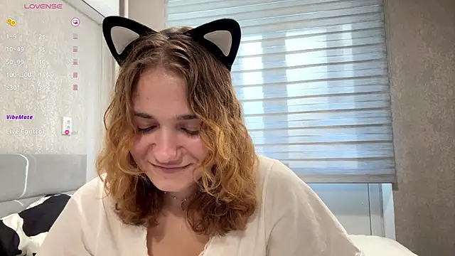 SunPunnyGirl online show from 09-25-25, 06:28