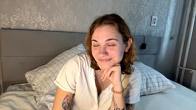 SunPunnyGirl online show from 10-13-25, 08:14