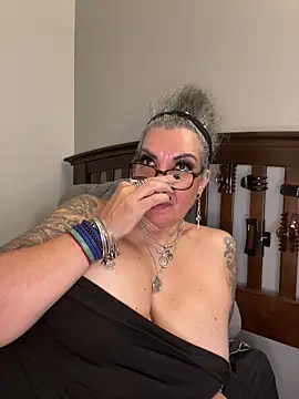 dieseldame1313 online show from 10-30-25, 01:40