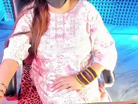 Snapshot of ShylaGill chatting on 09-24-25, 03:04 ShylaGill online show from 09-24-25, 03:04