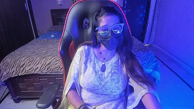 Snapshot of ShylaGill chatting on 10-18-25, 11:00 ShylaGill online show from 10-18-25, 11:00