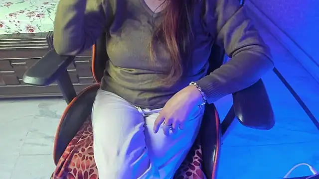 Snapshot of ShylaGill chatting on 12-04-25, 05:32 ShylaGill online show from 12-04-25, 05:32