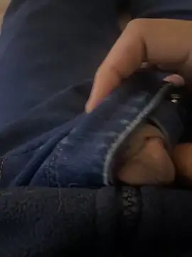 Snapshot of Moy27m chatting on 10-02-25, 01:56 Moy27m online show from 10-02-25, 01:56