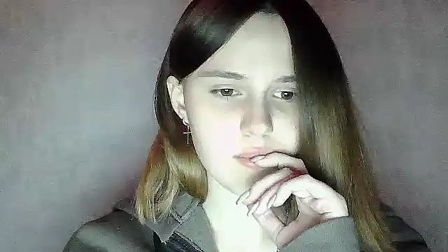 SweetLoraa online show from 10-22-25, 02:45