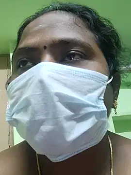 Snapshot of Tamilreethu chatting on 09-11-25, 08:20 Tamilreethu online show from 09-11-25, 08:20