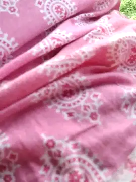 Snapshot of Tamilreethu chatting on 09-25-25, 07:56 Tamilreethu online show from 09-25-25, 07:56