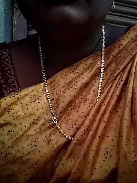 Snapshot of Tamilreethu chatting on 10-29-25, 12:24 Tamilreethu online show from 10-29-25, 12:24