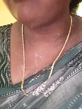 Snapshot of Tamilreethu chatting on 11-03-25, 06:25 Tamilreethu online show from 11-03-25, 06:25