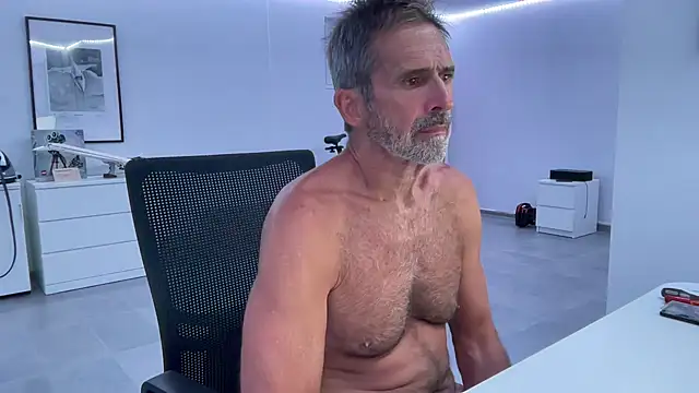 Snapshot of cumwithbrad chatting on 09-19-25, 02:29 cumwithbrad online show from 09-19-25, 02:29