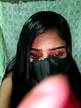 Snapshot of Crystil_love-21 chatting on 02-24-26, 08:01 Crystil love-21 online show from 02-24-26, 08:01