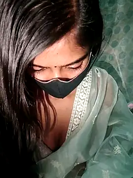 Snapshot of Crystil_love-21 chatting on 03-08-26, 07:01 Crystil love-21 online show from 03-08-26, 07:01