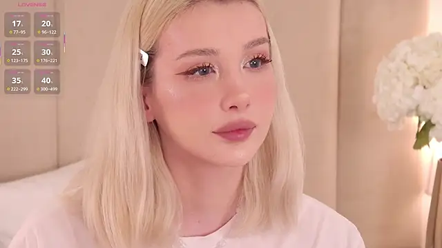 Snapshot of Nesolla chatting on 09-23-25, 07:17 Nesolla online show from 09-23-25, 07:17