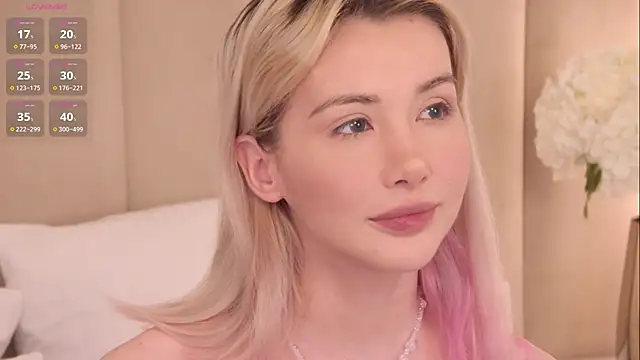 Snapshot of Nesolla chatting on 10-21-25, 07:03 Nesolla online show from 10-21-25, 07:03