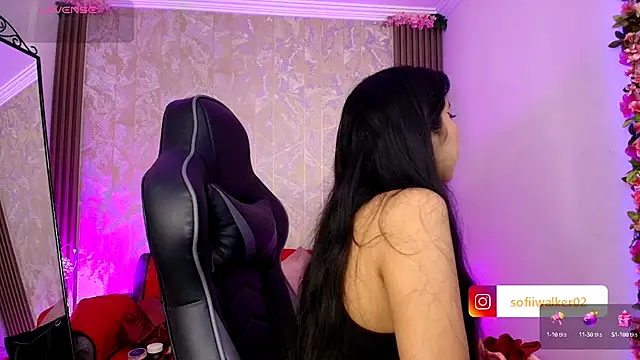 Snapshot of SophiaWalker_1 chatting on 09-17-25, 12:18 SophiaWalker 1 online show from 09-17-25, 12:18