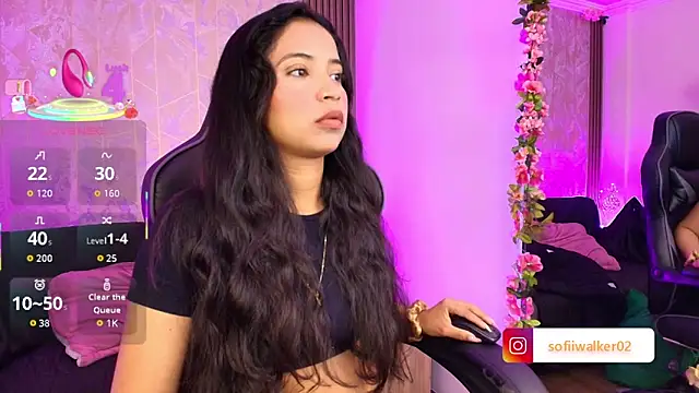 Snapshot of SophiaWalker_1 chatting on 10-17-25, 11:57 SophiaWalker 1 online show from 10-17-25, 11:57