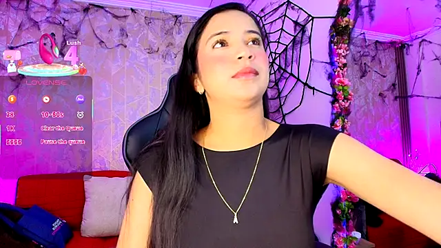 Snapshot of SophiaWalker_1 chatting on 10-28-25, 11:03 SophiaWalker 1 online show from 10-28-25, 11:03