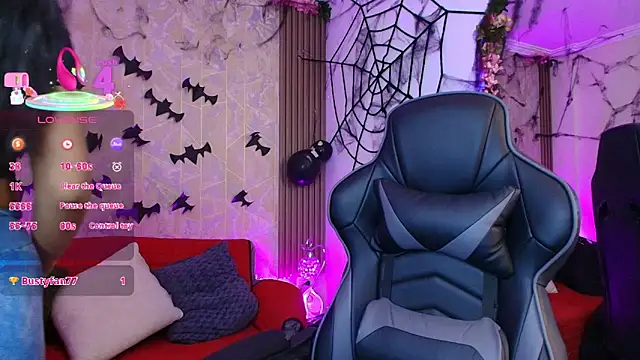 Snapshot of SophiaWalker_1 chatting on 10-31-25, 11:55 SophiaWalker 1 online show from 10-31-25, 11:55