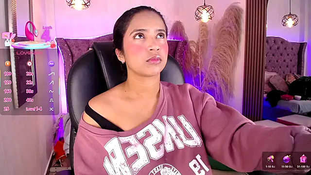 Snapshot of SophiaWalker_1 chatting on 11-26-25, 12:28 SophiaWalker 1 online show from 11-26-25, 12:28