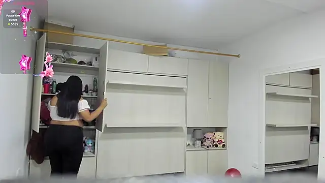 LilyWhitney online show from 04-23-26, 04:03