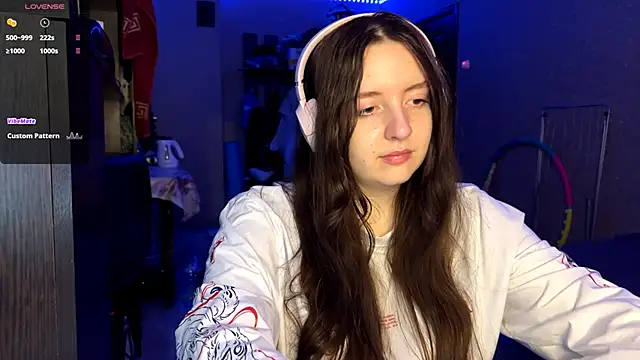 LauretteRagar online show from 11-03-25, 05:47